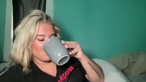 Livvy online show from October 2025 03:09:02 PM