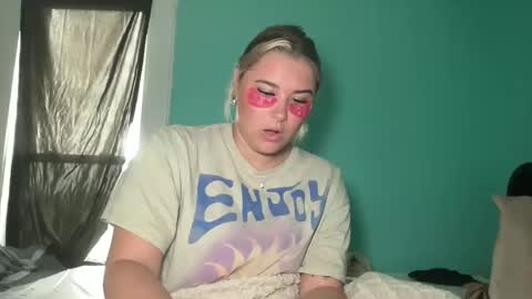 Livvy online show from October 2025 01:45:02 PM