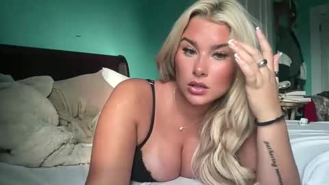 Livvy online show from November 2025 02:06:01 PM