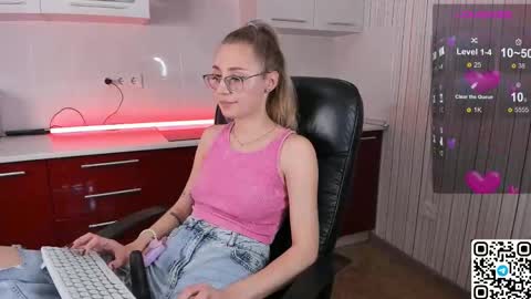 Snapshot of livyybosom chatting on November 2025 06:30:01 PM My name is Livy Nice to meet you Thumbs up please its important online show from November 2025 06:30:01 PM