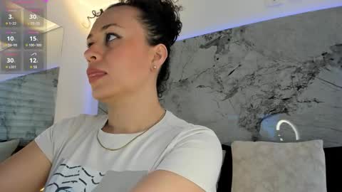 Liz  online show from November 2025 12:15:02 PM