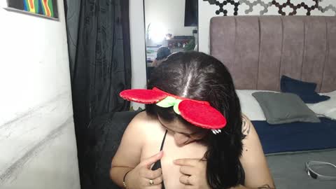 Snapshot of liza_thurner chatting on December 2024 01:47:02 AM Liza Thurner online show from December 2024 01:47:02 AM
