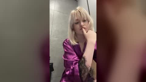 Snapshot of lizycrown chatting on August 2026 07:00:02 AM Lizzy online show from August 2026 07:00:02 AM