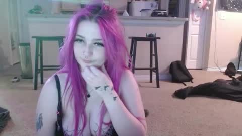 Lizz  online show from December 2025 03:06:01 PM