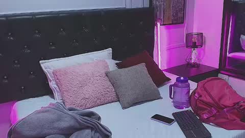 Lizz  online show from January 2025 11:53:01 AM