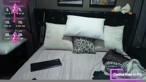 Lizz  online show from September 2025 11:24:01 AM