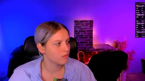 Snapshot of lizzie_boom chatting on December 2025 08:59:01 PM lizzie_boom online show from December 2025 08:59:01 PM