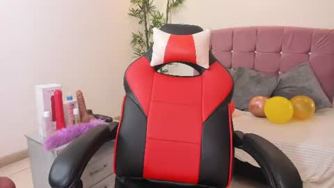 lizzie_williamss online show from July 2026 03:22:01 AM