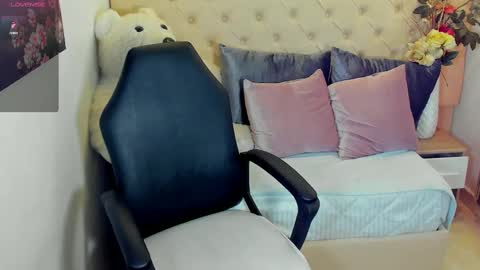 Snapshot of lizzy_joss chatting on October 2025 02:21:02 AM Lizzy Joss online show from October 2025 02:21:02 AM