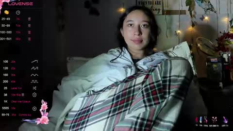 Snapshot of lizzy_kawuaii chatting on March 2025 02:18:02 AM lizzy online show from March 2025 02:18:02 AM