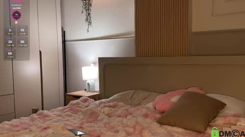 Lizzy online show from April 2026 01:43:02 PM