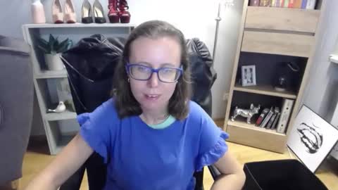 Lizzy online show from September 2025 04:23:01 AM