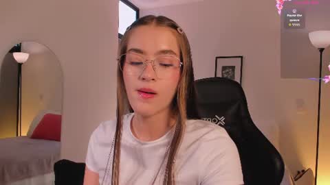 Lizzy Colins online show from June 2026 06:56:01 PM