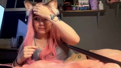 Snapshot of lizzyylovesick chatting on December 2024 05:29:02 PM lizzybunny online show from December 2024 05:29:02 PM