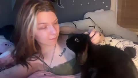 Snapshot of lizzyylovesick chatting on January 2025 04:55:02 PM lizzybunny online show from January 2025 04:55:02 PM