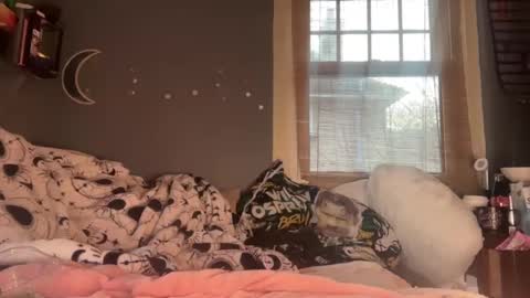 Snapshot of lizzyylovesick chatting on February 2025 05:03:02 PM lizzybunny online show from February 2025 05:03:02 PM