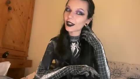 lizzybunny online show from April 2026 07:58:02 PM
