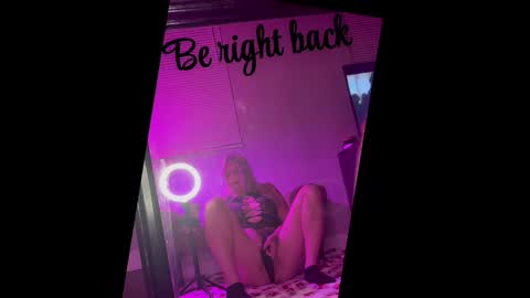 Snapshot of llilacblu chatting on February 2026 01:24:02 AM Lillac online show from February 2026 01:24:02 AM