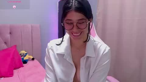 Snapshot of loaluxury chatting on February 2025 01:32:02 PM Pamela online show from February 2025 01:32:02 PM