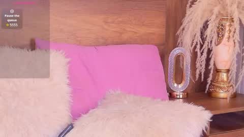 Snapshot of loana_vegas chatting on May 2026 06:13:02 PM LOANA online show from May 2026 06:13:02 PM