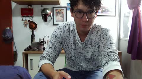 Snapshot of lobomx19 chatting on December 2024 04:01:02 PM Lobo online show from December 2024 04:01:02 PM