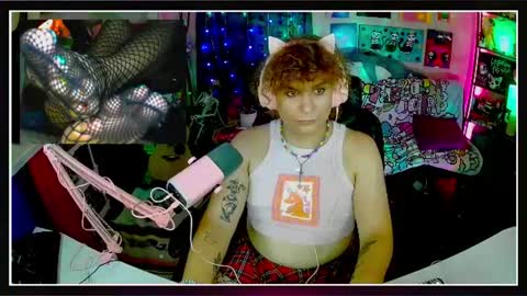 Snapshot of lobotomyprincess chatting on June 2026 06:30:02 AM LobotomyPrincess online show from June 2026 06:30:02 AM