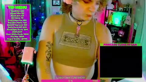 Snapshot of lobotomyprincess chatting on July 2026 05:10:02 AM LobotomyPrincess online show from July 2026 05:10:02 AM