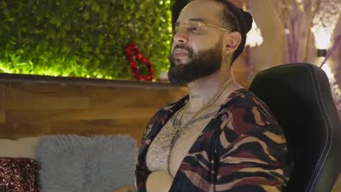 Snapshot of logan_cardenas1 chatting on April 2026 01:05:02 AM logan_cardenas1 online show from April 2026 01:05:02 AM