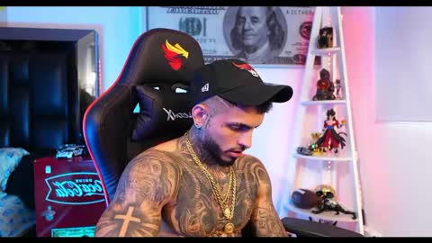 logan_hugh8 online show from February 2025 01:58:01 PM