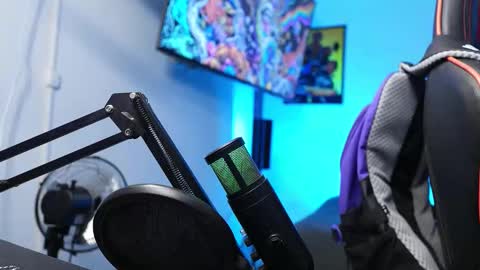 logan_hugh8 online show from February 2026 02:51:01 AM