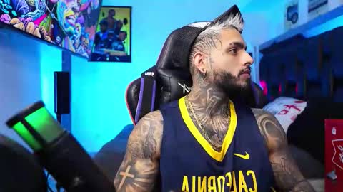 logan_hugh8 online show from February 2026 12:23:01 PM