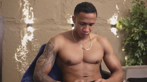 logan_varela online show from December 2025 01:17:01 PM