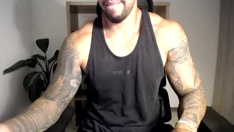 Snapshot of loganhod chatting on May 2026 05:03:02 AM Logan Wolfp online show from May 2026 05:03:02 AM