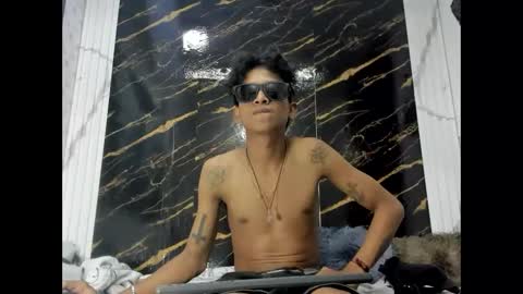 loganjhonson18 online show from May 2026 12:54:01 PM