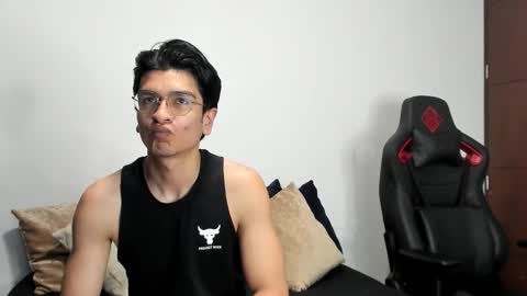 Snapshot of logannick chatting on November 2025 08:35:01 AM Logan online show from November 2025 08:35:01 AM