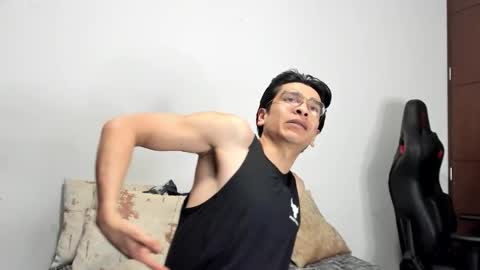 Snapshot of logannick chatting on November 2025 08:37:01 AM Logan online show from November 2025 08:37:01 AM