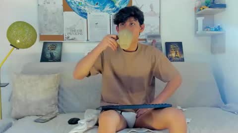 loganoficialx online show from March 2026 04:47:02 PM