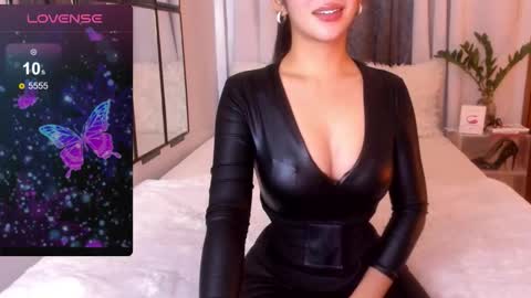 Mistress L online show from March 2026 12:33:11 PM