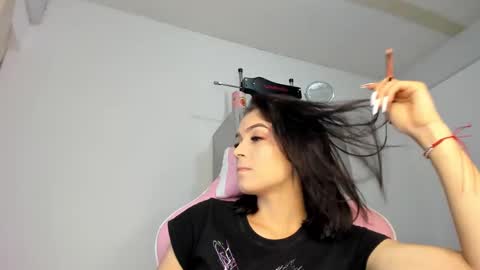 Snapshot of lola_kamila chatting on January 2025 10:15:02 PM Lola Kamila online show from January 2025 10:15:02 PM