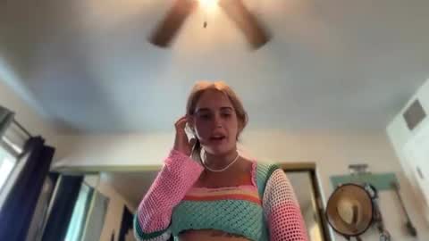 Snapshot of lolaa555 chatting on June 2026 03:25:01 PM lolaa555 online show from June 2026 03:25:01 PM