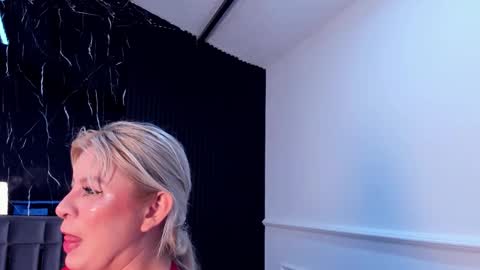 Lola Angel online show from September 2025 07:49:02 PM