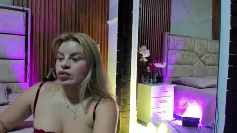 Lola Angel online show from March 2026 07:43:02 PM