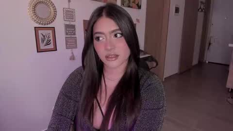 lolaasmith_21 online show from October 2025 07:10:02 PM