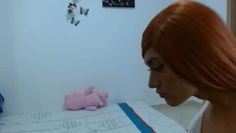 Snapshot of lolabloomx chatting on November 2025 09:37:01 PM lolabloomx online show from November 2025 09:37:01 PM