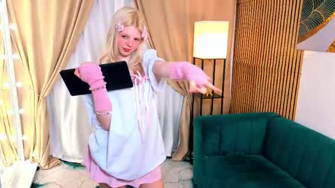 lola online show from May 2026 02:05:01 AM