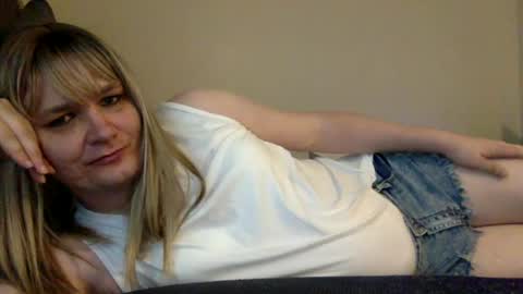 LolaJackson online show from June 2026 09:02:01 PM