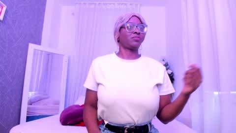 lola online show from October 2025 01:35:02 PM