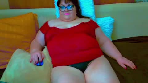 Snapshot of lolalove999 chatting on February 2025 04:32:02 PM lolalove999 online show from February 2025 04:32:02 PM