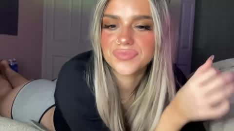 lolamarie_ online show from February 2026 03:07:02 AM