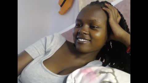 lolamia7 online show from November 2025 06:02:02 AM